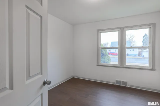 $175,000 | 901 West Forrest Hill Avenue, Peoria, IL 61604