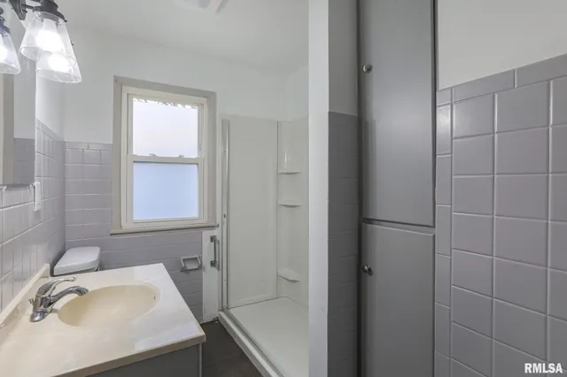 $175,000 | 901 West Forrest Hill Avenue, Peoria, IL 61604