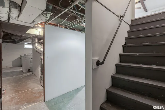 $175,000 | 901 West Forrest Hill Avenue, Peoria, IL 61604