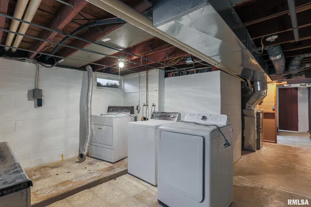 $175,000 | 901 West Forrest Hill Avenue, Peoria, IL 61604