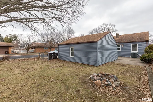 $175,000 | 901 West Forrest Hill Avenue, Peoria, IL 61604