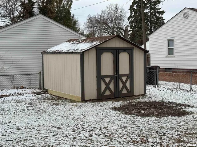 $175,000 | 901 West Forrest Hill Avenue, Peoria, IL 61604