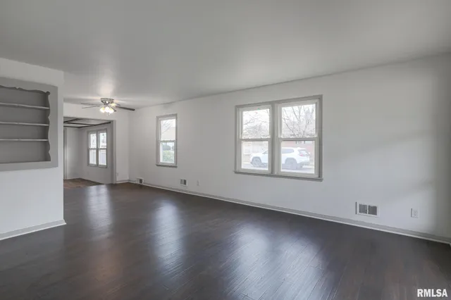 $175,000 | 901 West Forrest Hill Avenue, Peoria, IL 61604