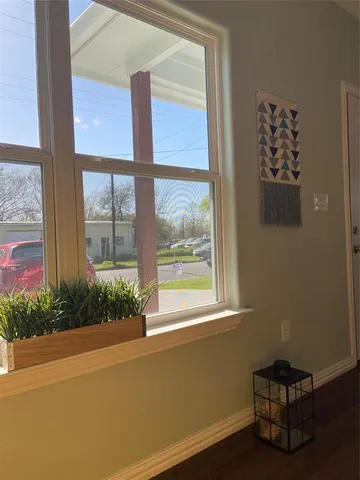 $1,690 | 1003 South 1st Street, Sherman, TX 75090