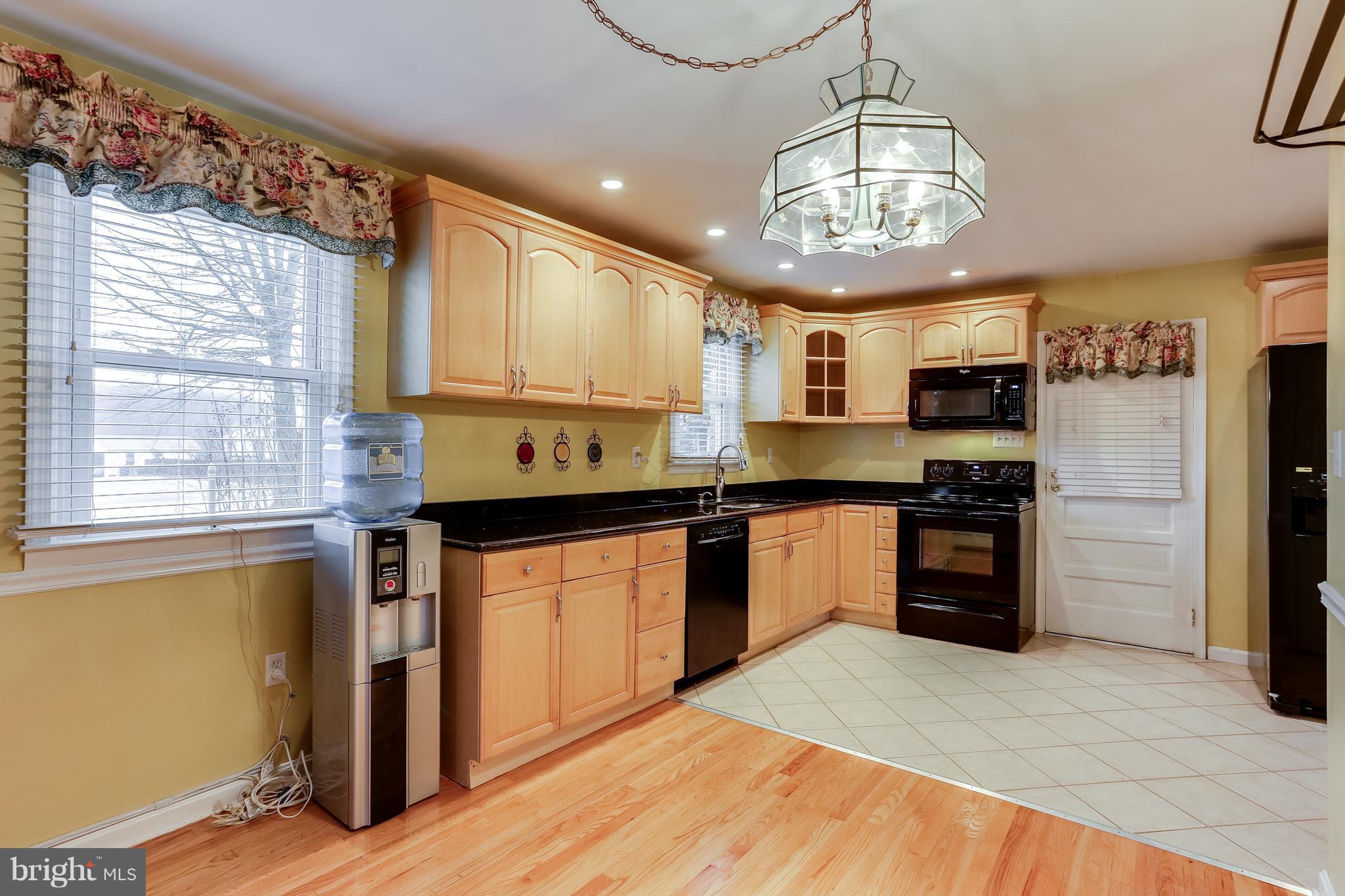 2100 Bethel Road Finksburg, MD 21048 - Photo 6 of 36 Table-Space Kitchen