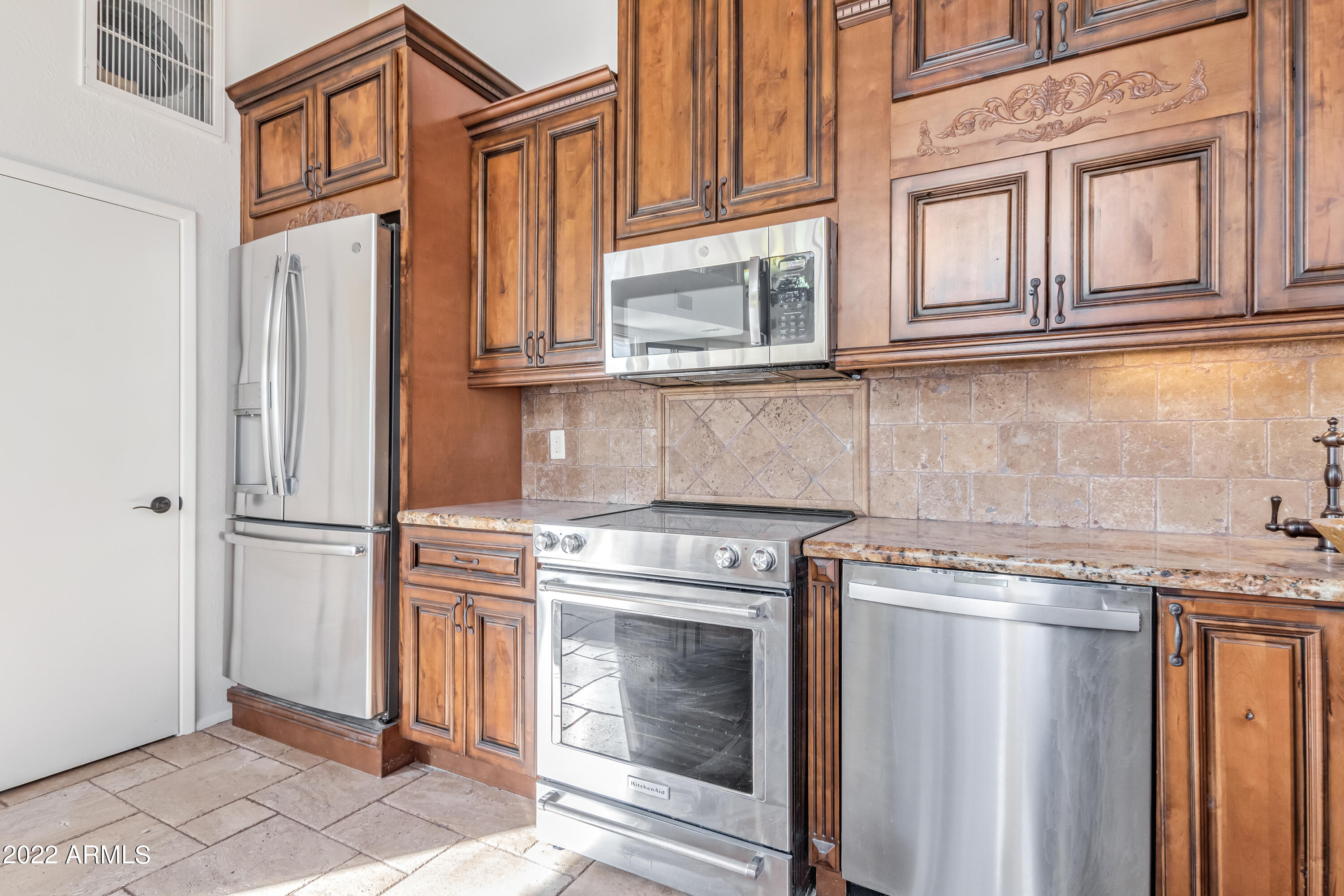 18425 Stirrup Lane Rio Verde, AZ 85263 - Photo 13 of 37 Kitchen