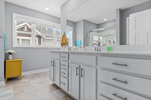 $410,000 | 7538 38th Street North, Oakdale, MN 55128