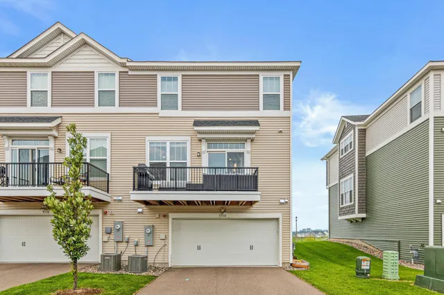 $410,000 | 7538 38th Street North, Oakdale, MN 55128