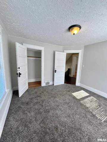 $1,450 | 716 46th Street, Rock Island, IL 61201