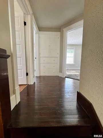 $1,450 | 716 46th Street, Rock Island, IL 61201