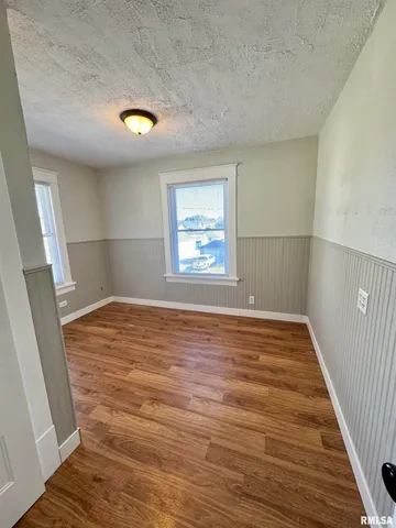 $1,450 | 716 46th Street, Rock Island, IL 61201