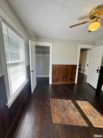 $1,450 | 716 46th Street, Rock Island, IL 61201