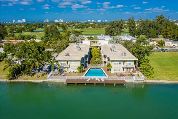 $2,200 | 350 South Shore Drive, Unit 7, Miami Beach, FL 33141