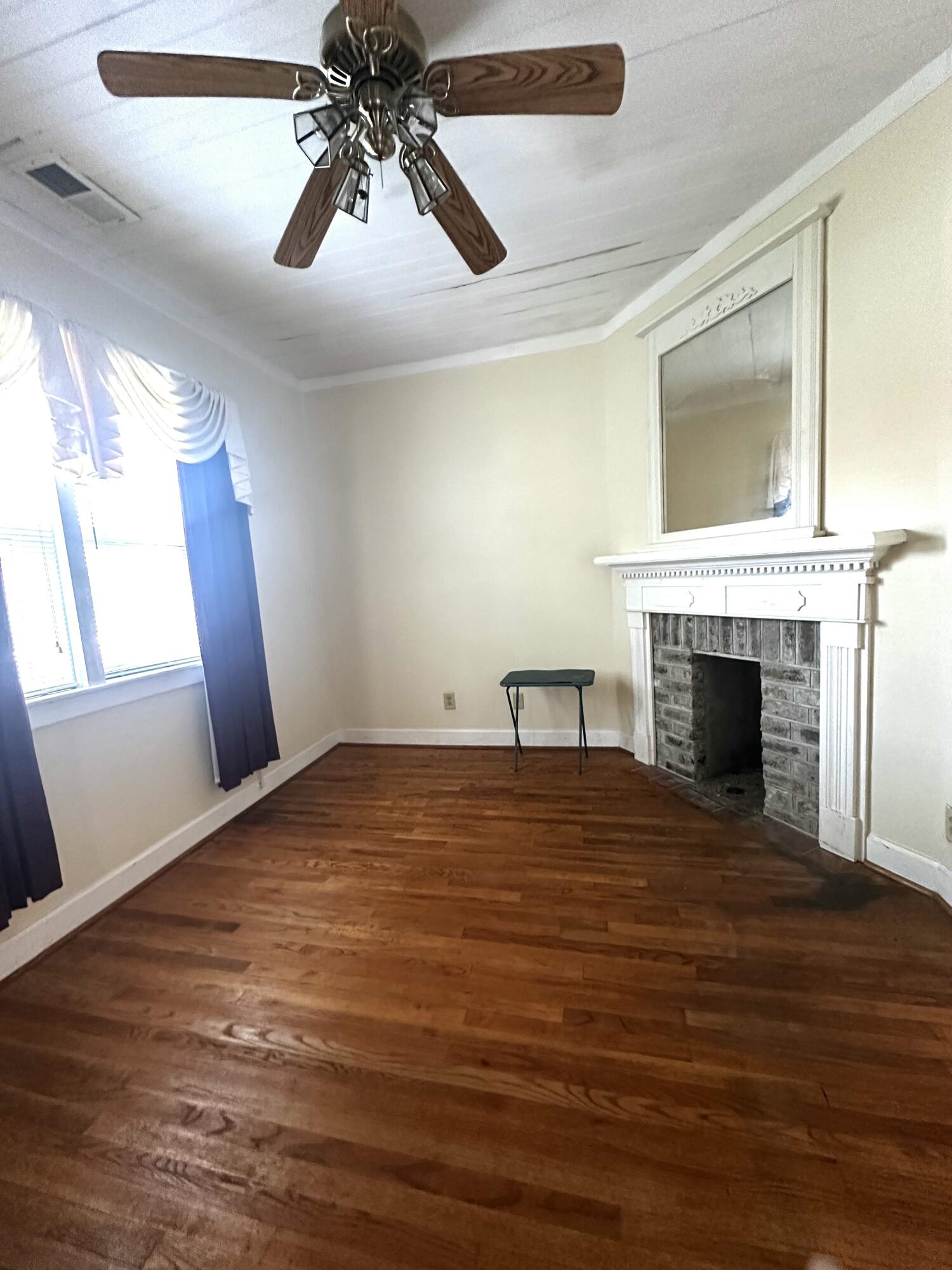 227-229 Fishburne Street Charleston, SC 29403 - Photo 6 of 13 living 227