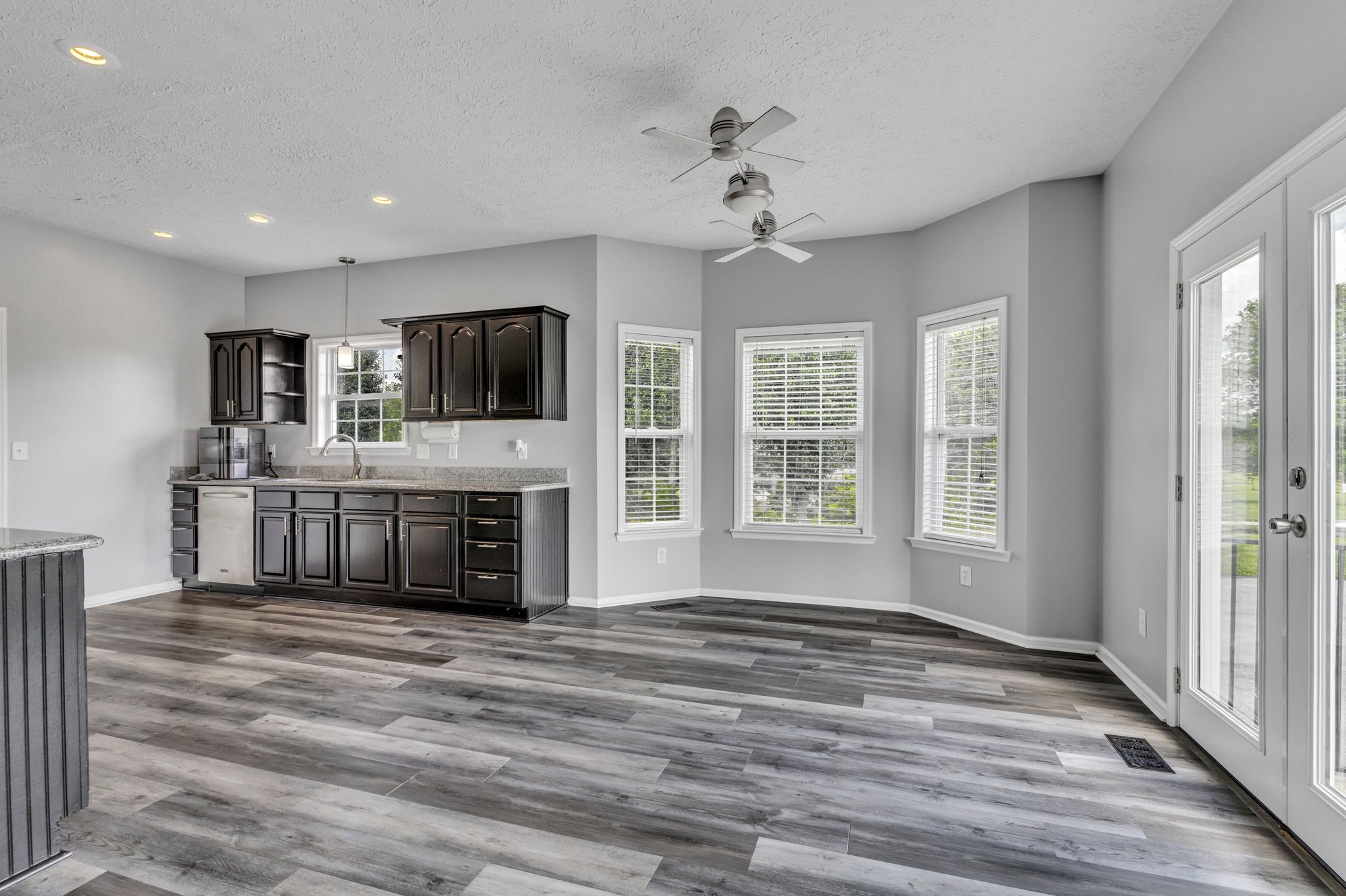 6689 East Benton Road Springfield, TN 37172 - Photo 18 of 44 a view of kitchen with microwave refrigerator and cabinets