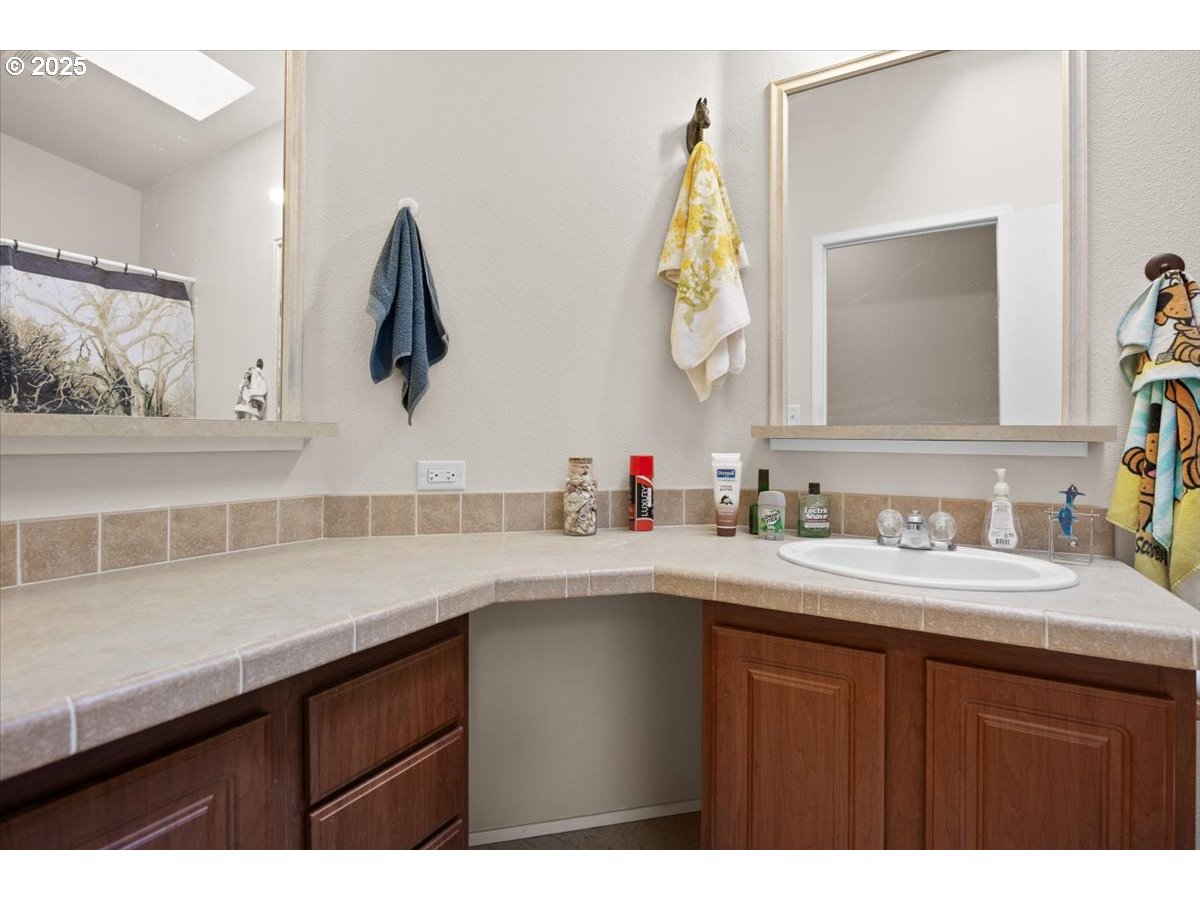 2358 Upper Cow Creek Road Azalea, OR 97410 - Photo 17 of 33