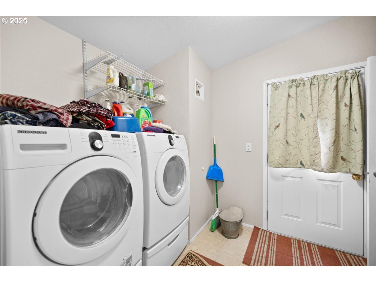 2358 Upper Cow Creek Road Azalea, OR 97410 - Photo 19 of 33