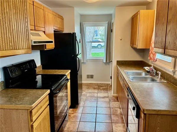 $1,750 | 214 East Spruce Street, East Rochester, NY 14445