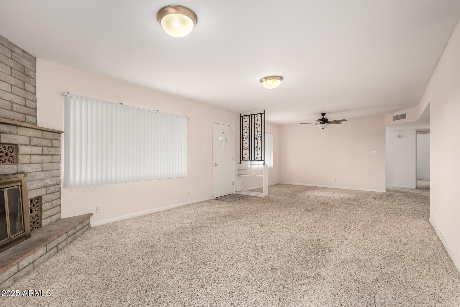 490 South 9th Street Globe, AZ 85501 - Photo 24 of 45 an empty room with windows
