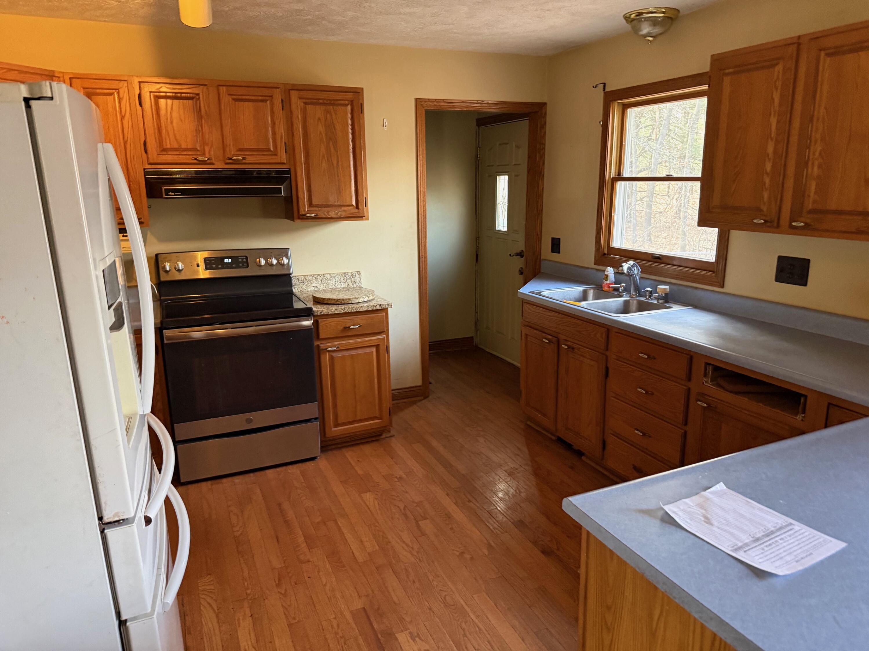 4685 13 Mile Road Northeast Rockford, MI 49341 - Photo 5 of 16 IMG_9066