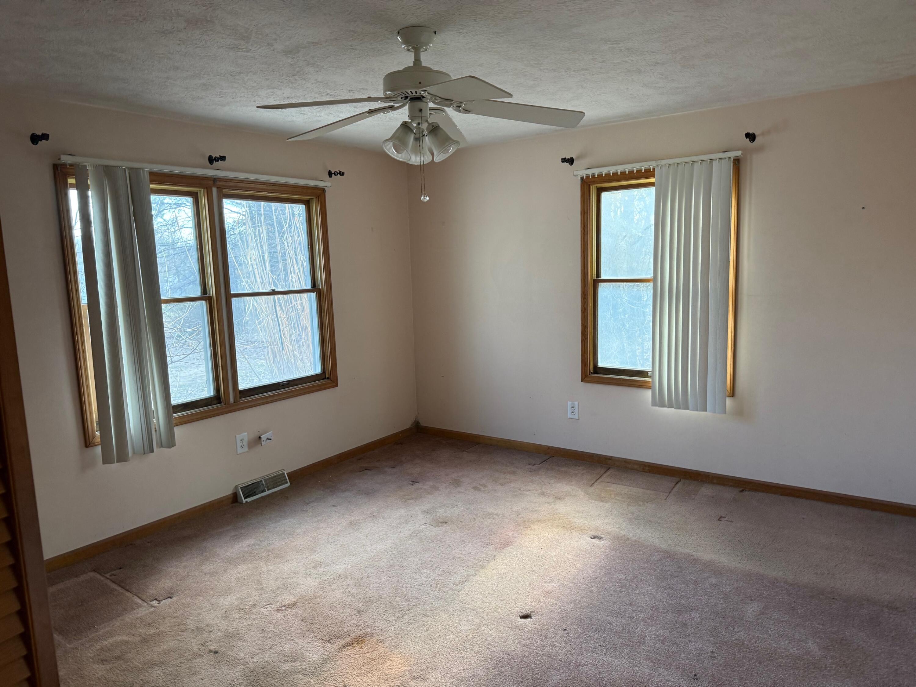 4685 13 Mile Road Northeast Rockford, MI 49341 - Photo 8 of 16 IMG_9072