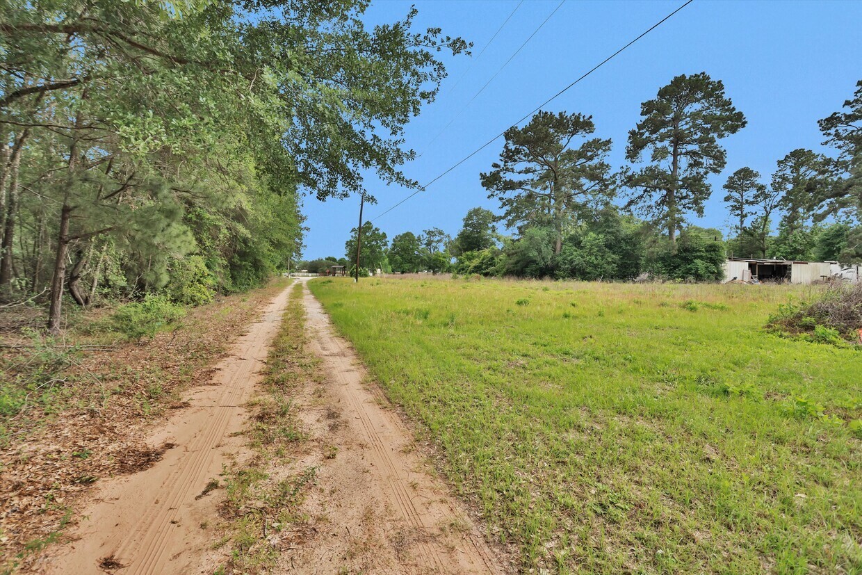 15635 Hwy 105 Road Conroe, TX 77306 - Photo 20 of 22