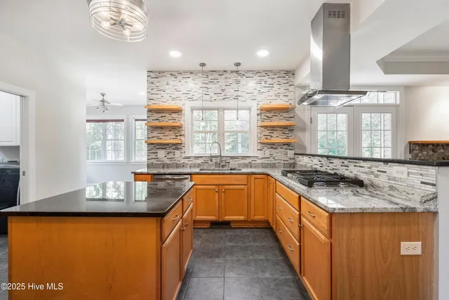 $724,999 | 136 South Belvedere Drive, Hampstead, NC 28443