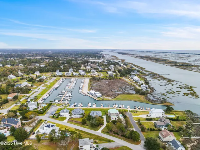 $724,999 | 136 South Belvedere Drive, Hampstead, NC 28443