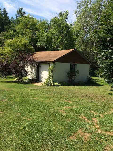 10459 North Bray Road Clio, MI 48420 - Photo 42 of 45 20445816-41.JPG