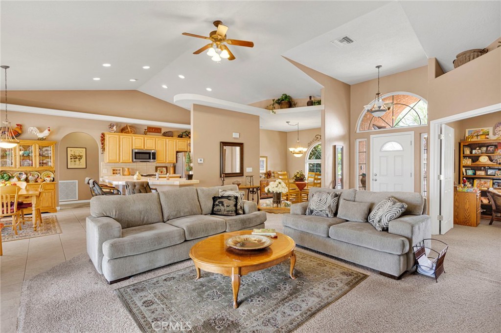 14128 Rincon Road Apple Valley, CA 92307 - Photo 9 of 53
