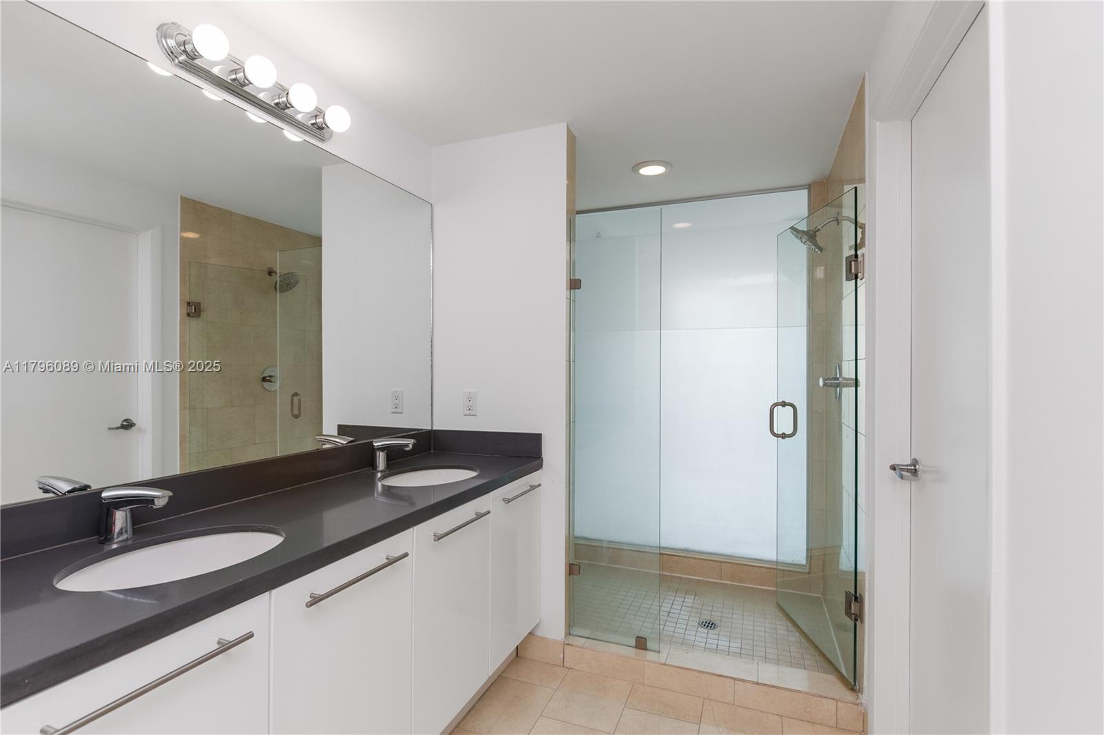 90 Southwest 3rd Street, Unit 3501 Miami, FL 33130 - Photo 18 of 48 Gallery Image 18