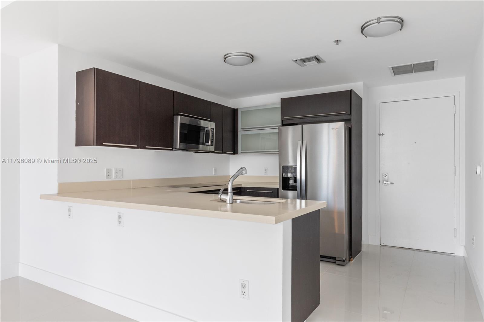 90 Southwest 3rd Street, Unit 3501 Miami, FL 33130 - Photo 27 of 48 Gallery Image 27