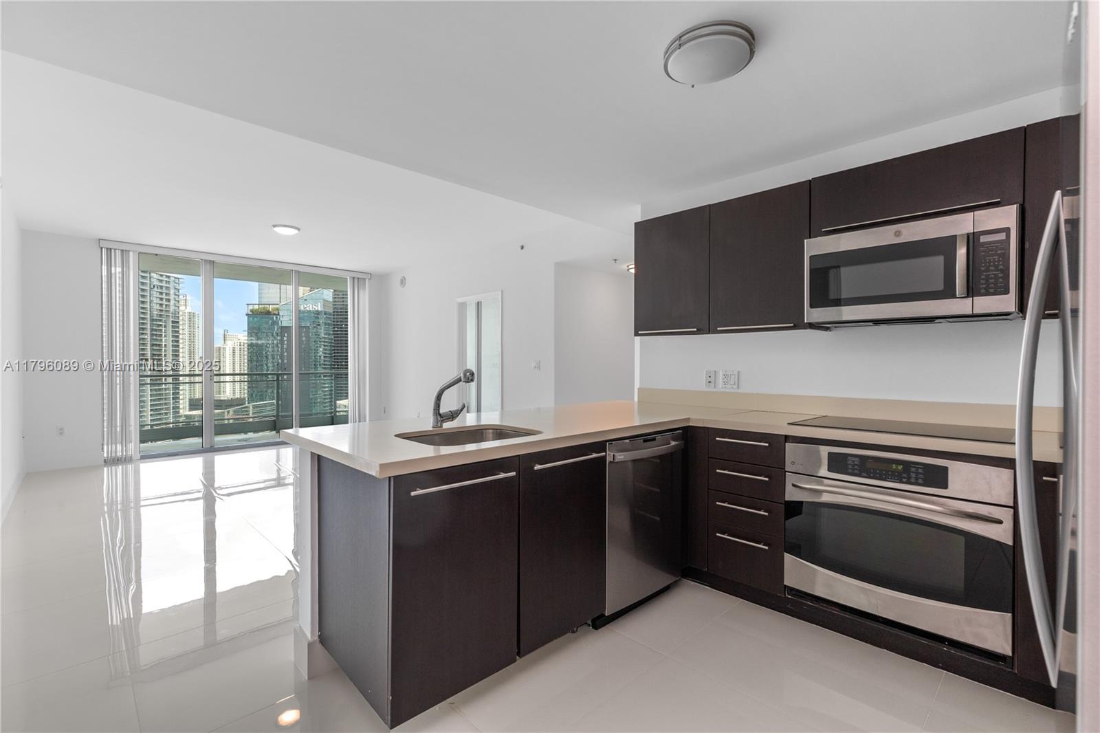 90 Southwest 3rd Street, Unit 3501 Miami, FL 33130 - Photo 30 of 48 Gallery Image 30