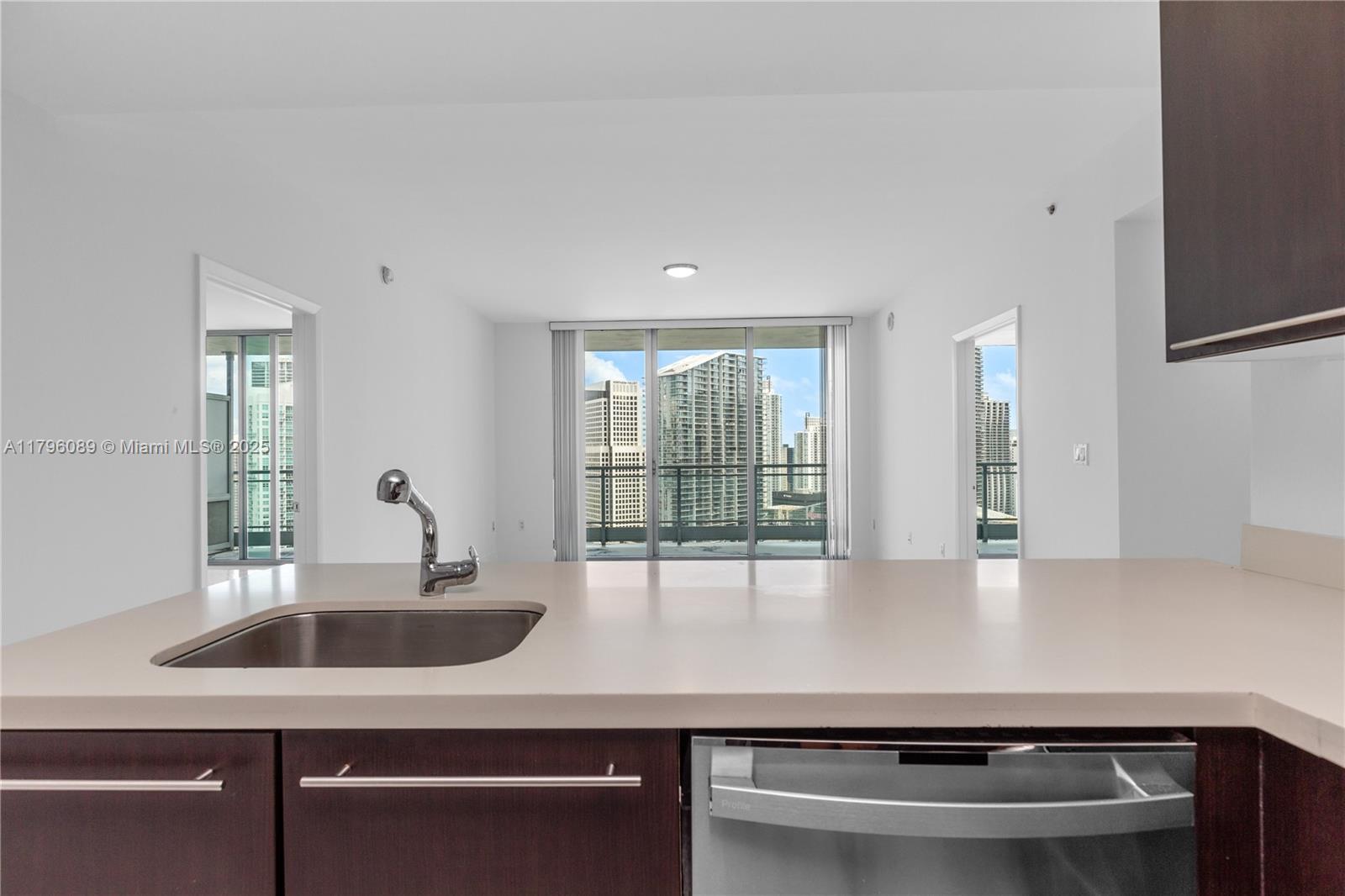 90 Southwest 3rd Street, Unit 3501 Miami, FL 33130 - Photo 31 of 48 Gallery Image 31