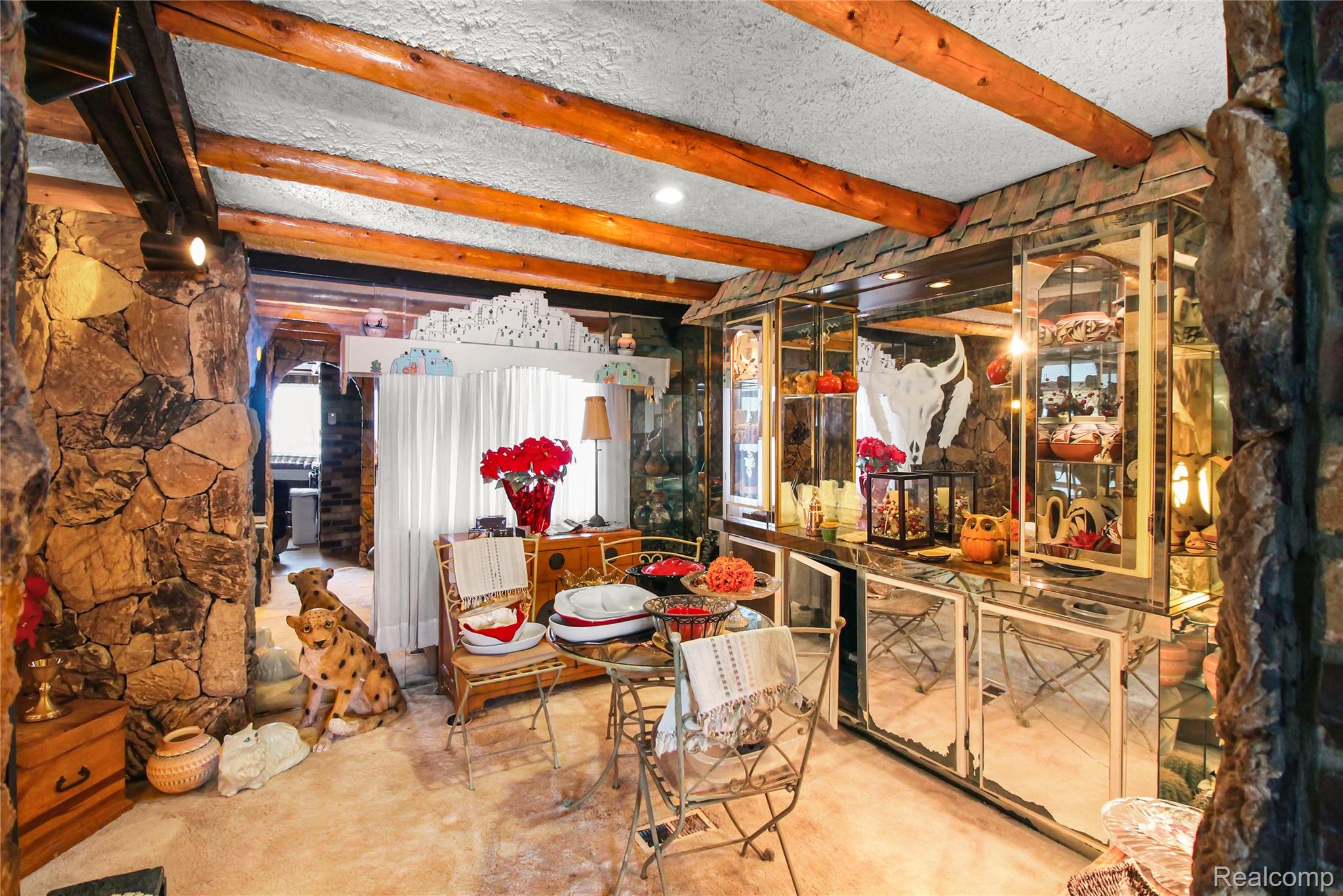 46000 Geddes Road Canton, MI 48188 - Photo 4 of 15 dining.jpg
