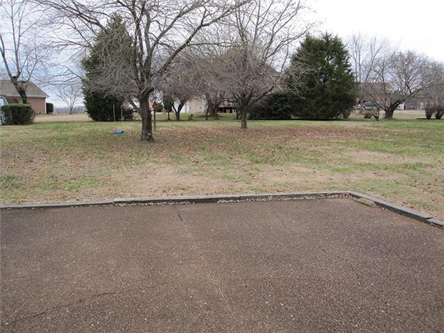 Large turn-around in back.