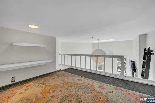 $479,000 | 122 Bright Street, Unit 4W, Jersey City, NJ 07302