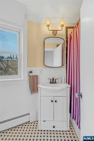 $479,000 | 122 Bright Street, Unit 4W, Jersey City, NJ 07302