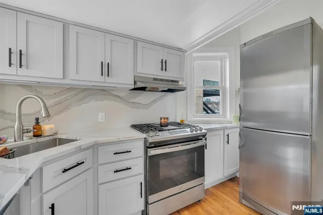 $479,000 | 122 Bright Street, Unit 4W, Jersey City, NJ 07302