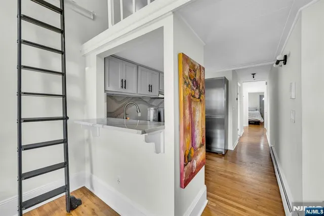 $479,000 | 122 Bright Street, Unit 4W, Jersey City, NJ 07302