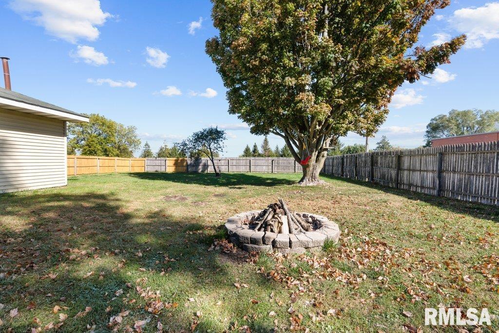 709 Edgington Street Reynolds, IL 61279 - Photo 27 of 28 Gallery Image 27
