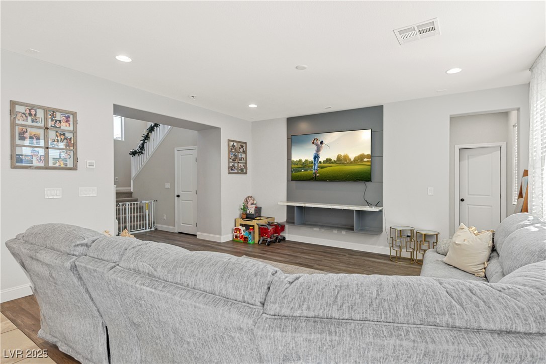 10331 Western Pine Avenue Las Vegas, NV 89166 - Photo 8 of 27