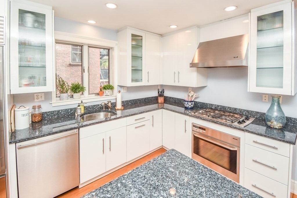 2 Monument Square, Unit 3 Boston, MA 02129 - Photo 3 of 18