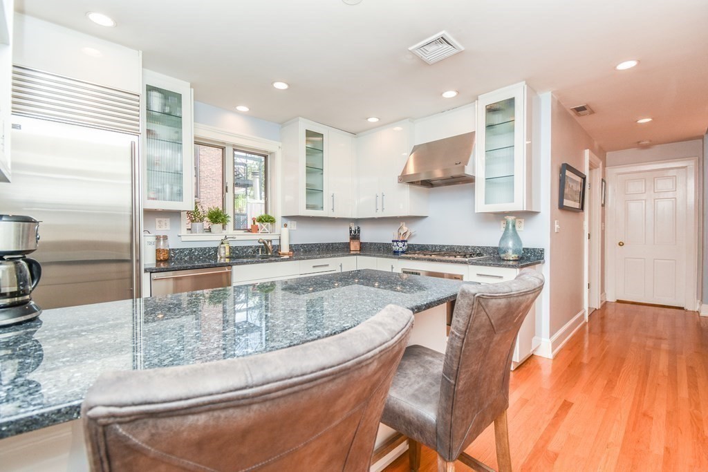 2 Monument Square, Unit 3 Boston, MA 02129 - Photo 4 of 18