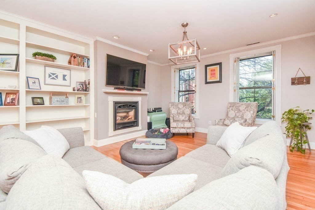 2 Monument Square, Unit 3 Boston, MA 02129 - Photo 5 of 18