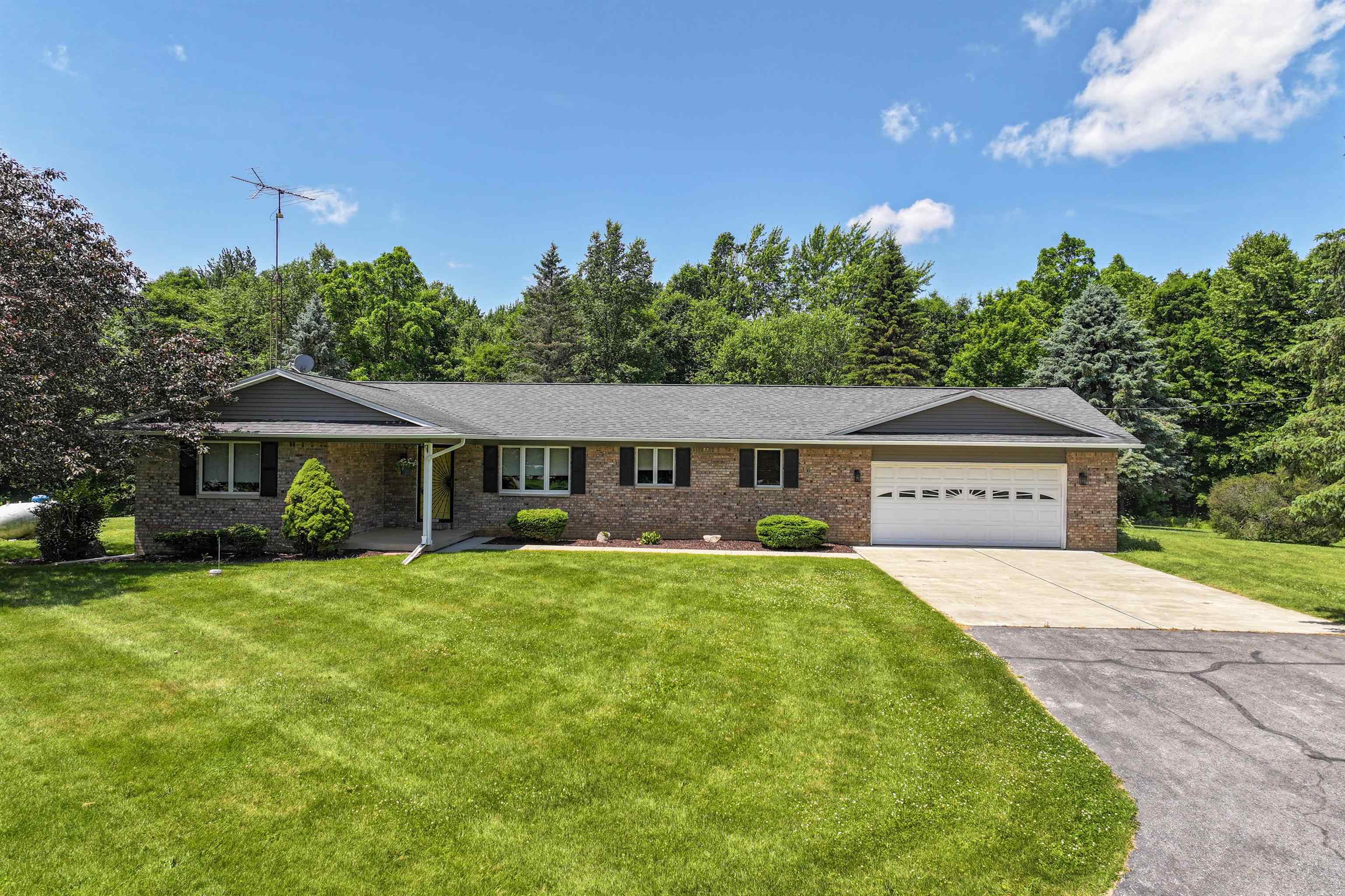5802 Pratt Road Lapeer, MI 48446 - Photo 3 of 33