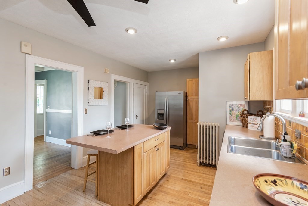 9 Texel Drive Springfield, MA 01108 - Photo 4 of 35