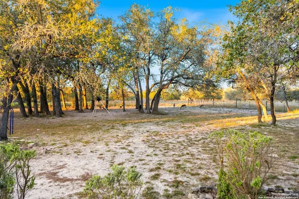 $399,500 | 1218 Eagle Creek Drive, Floresville, TX 78114