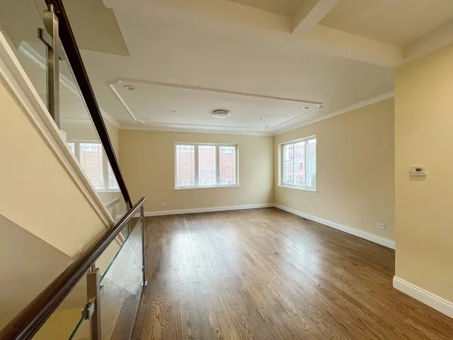 $3,000 | 3527 South Parnell Avenue, Unit A, Chicago, IL 60609