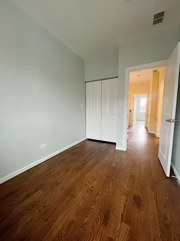 $3,000 | 3527 South Parnell Avenue, Unit A, Chicago, IL 60609